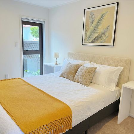 The Luxe Hidden Gem Villa In Auckland Heart - 3 Bedrooms Near Newmarket Westfieldmall ภายนอก รูปภาพ