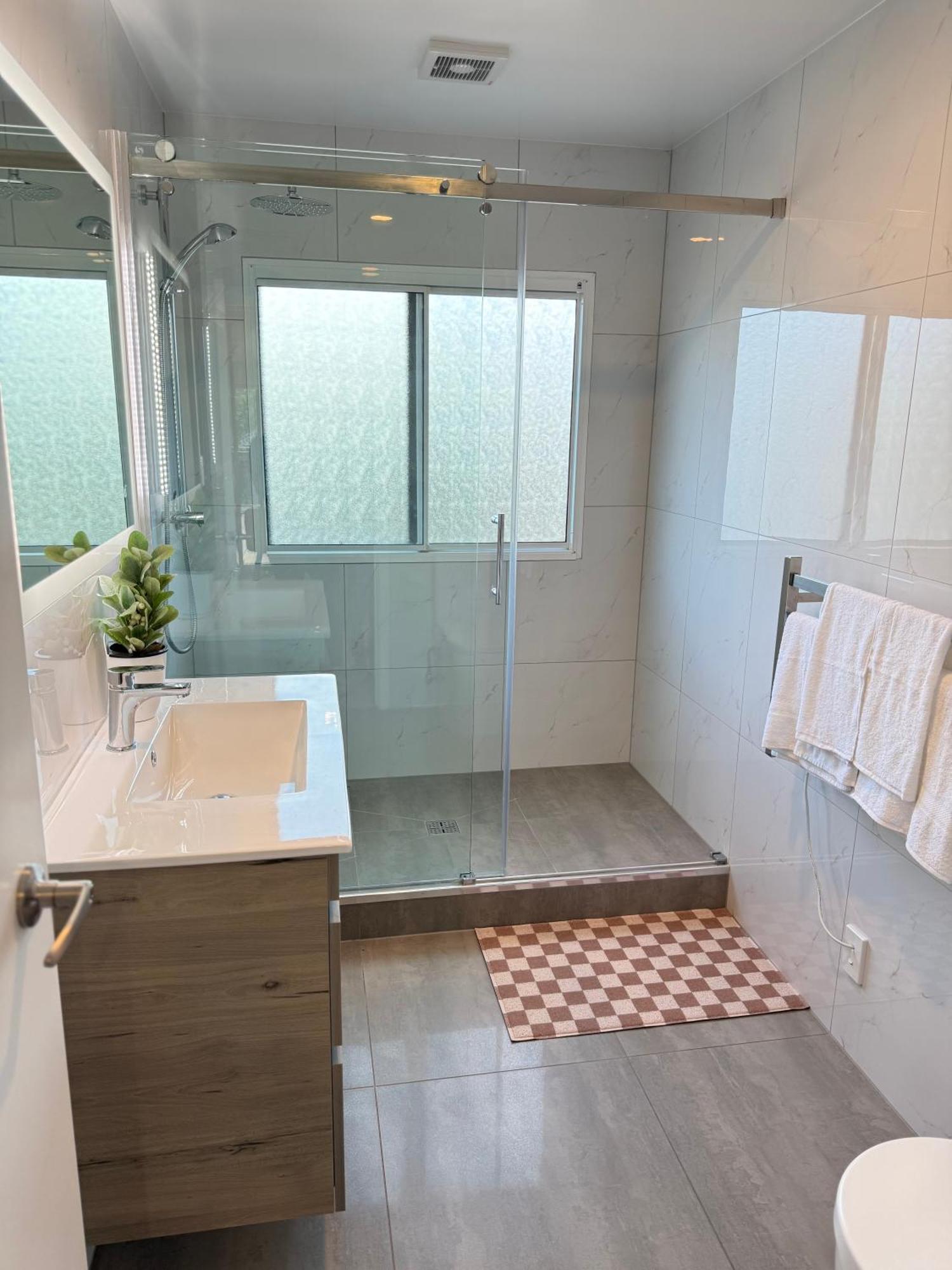 The Luxe Hidden Gem Villa In Auckland Heart - 3 Bedrooms Near Newmarket Westfieldmall ภายนอก รูปภาพ