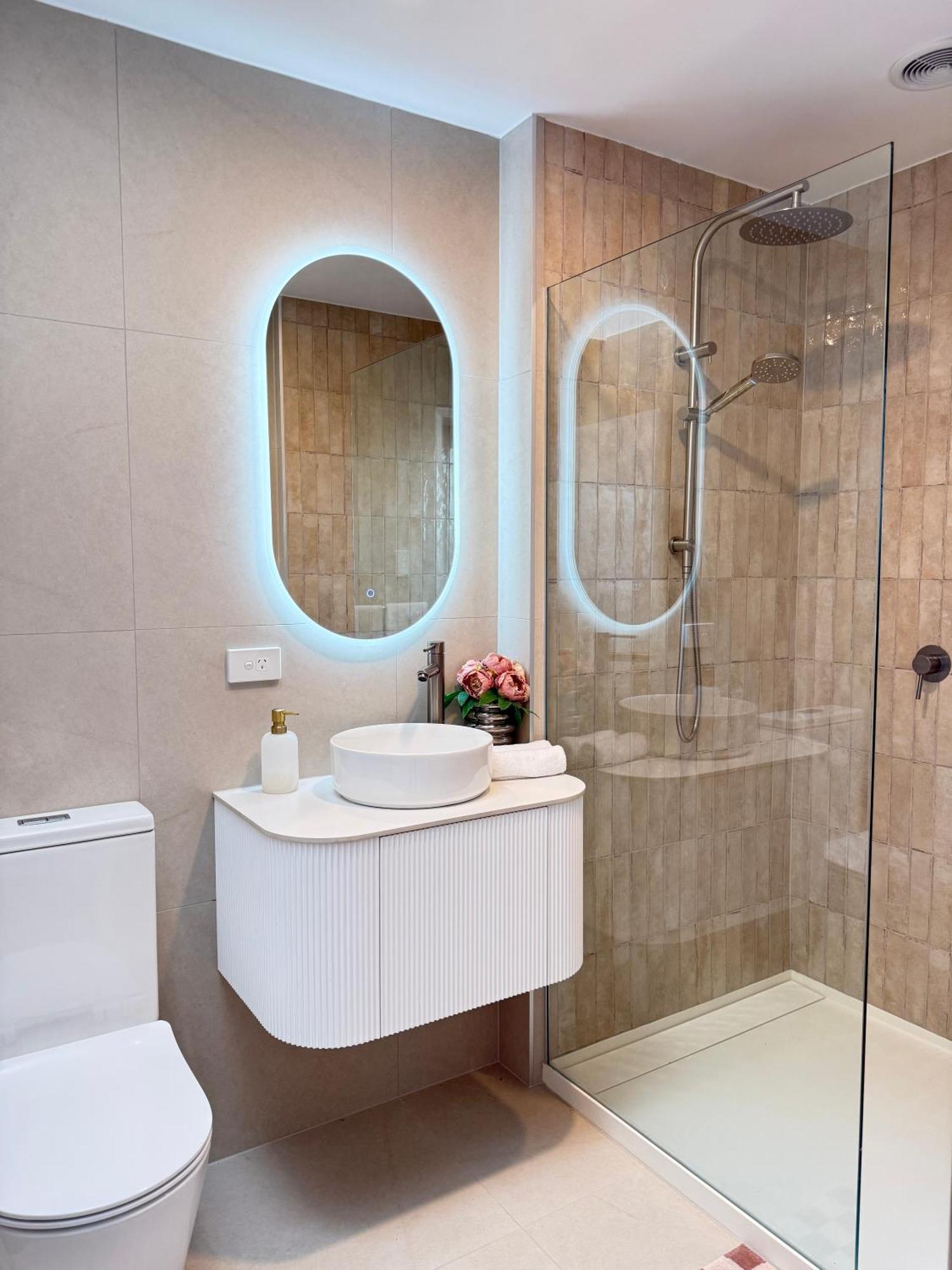 The Luxe Hidden Gem Villa In Auckland Heart - 3 Bedrooms Near Newmarket Westfieldmall ภายนอก รูปภาพ