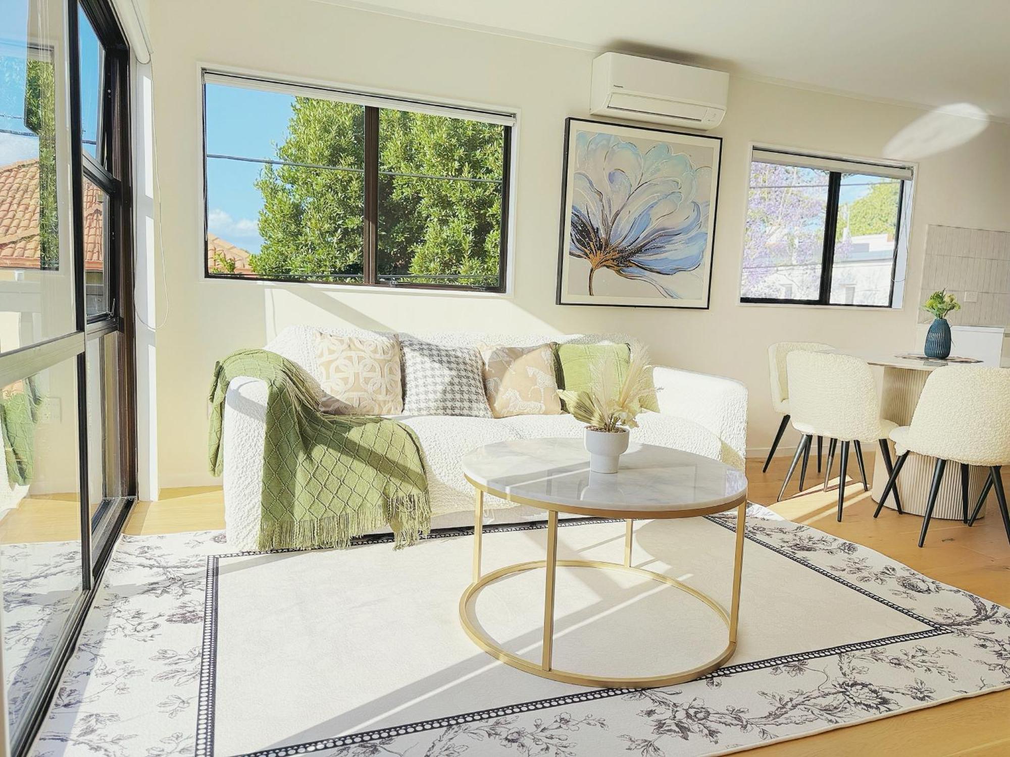 The Luxe Hidden Gem Villa In Auckland Heart - 3 Bedrooms Near Newmarket Westfieldmall ภายนอก รูปภาพ